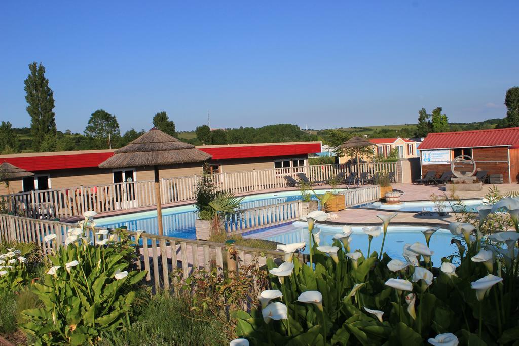 Hotel Camping Le Marqueval Pourville-sur-Mer Exterior foto